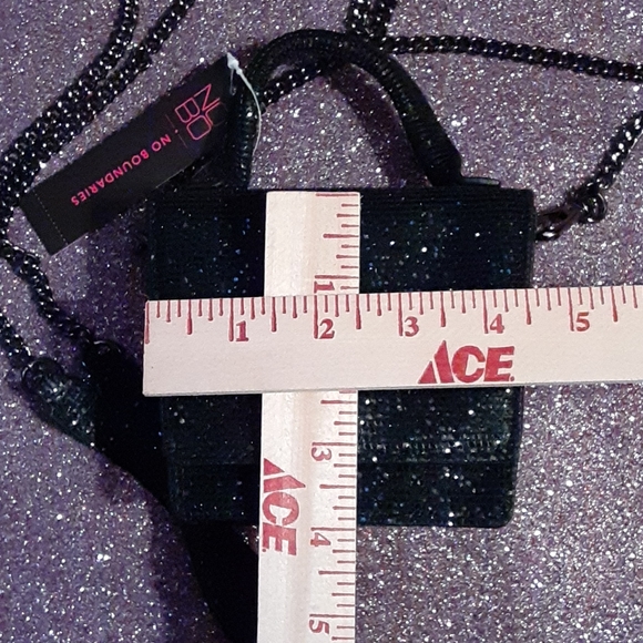 NO BOUNDARIES TULIP CROSSBODY BAG - Picture 4 of 9